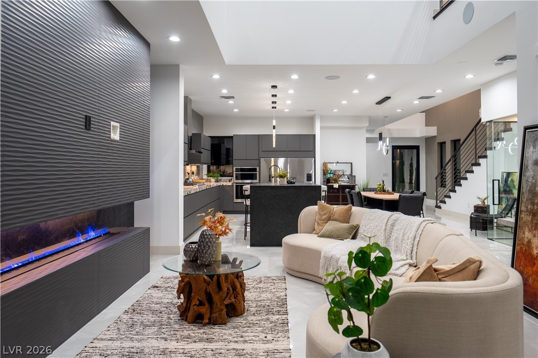 2824 Queens Courtyard Drive Las Vegas NV 89109
