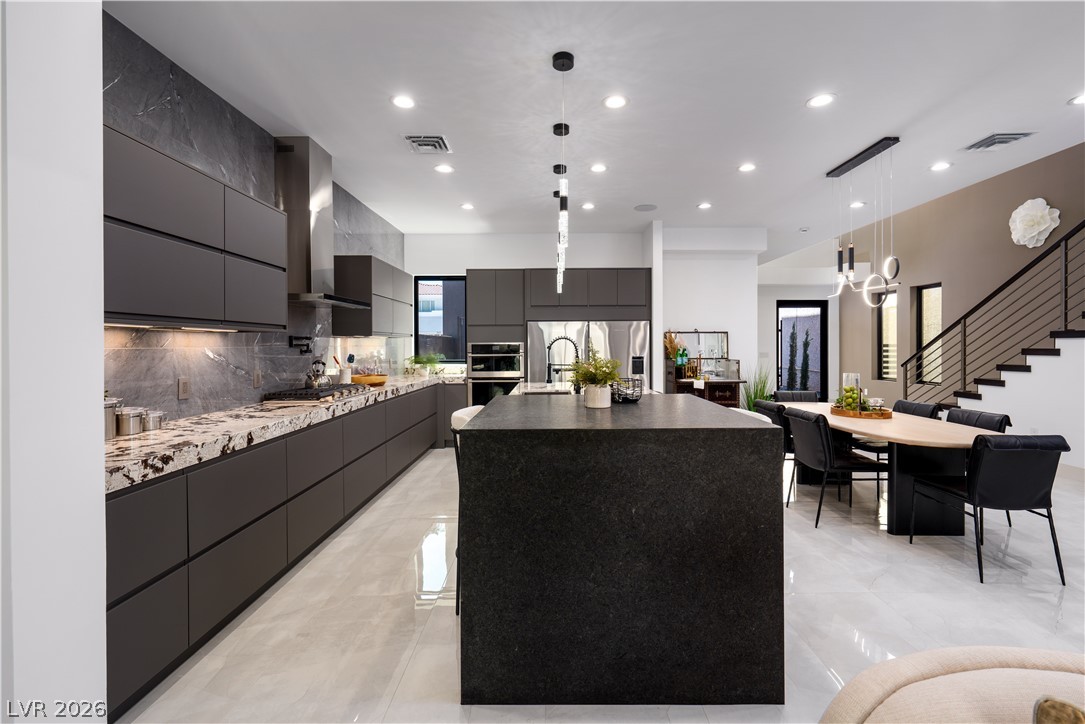 2824 Queens Courtyard Drive Las Vegas NV 89109