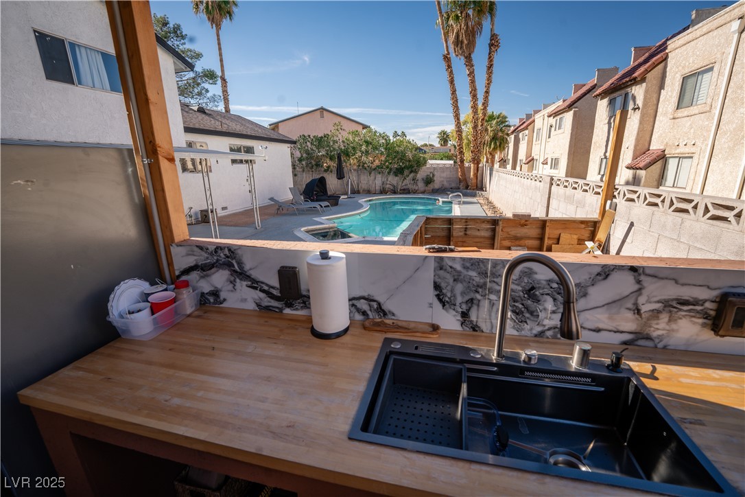 1708 Crest Avenue Las Vegas NV 89119