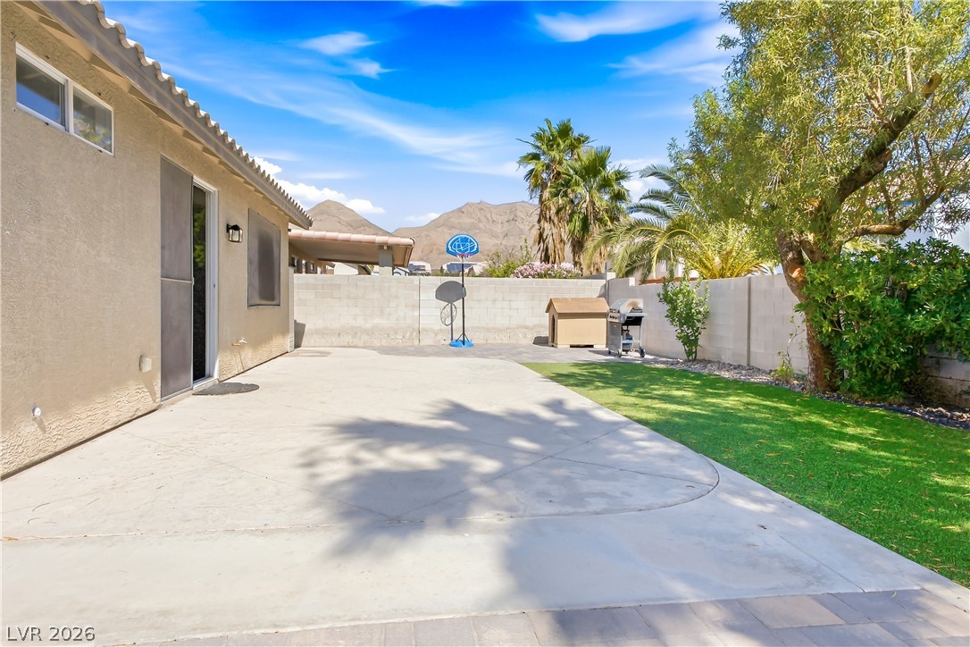 6081 Honeygrove Avenue Las Vegas NV 89110