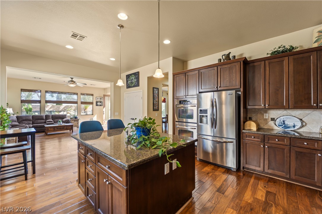 6864 Desert Island Street Las Vegas NV 89149
