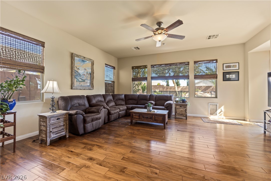 6864 Desert Island Street Las Vegas NV 89149