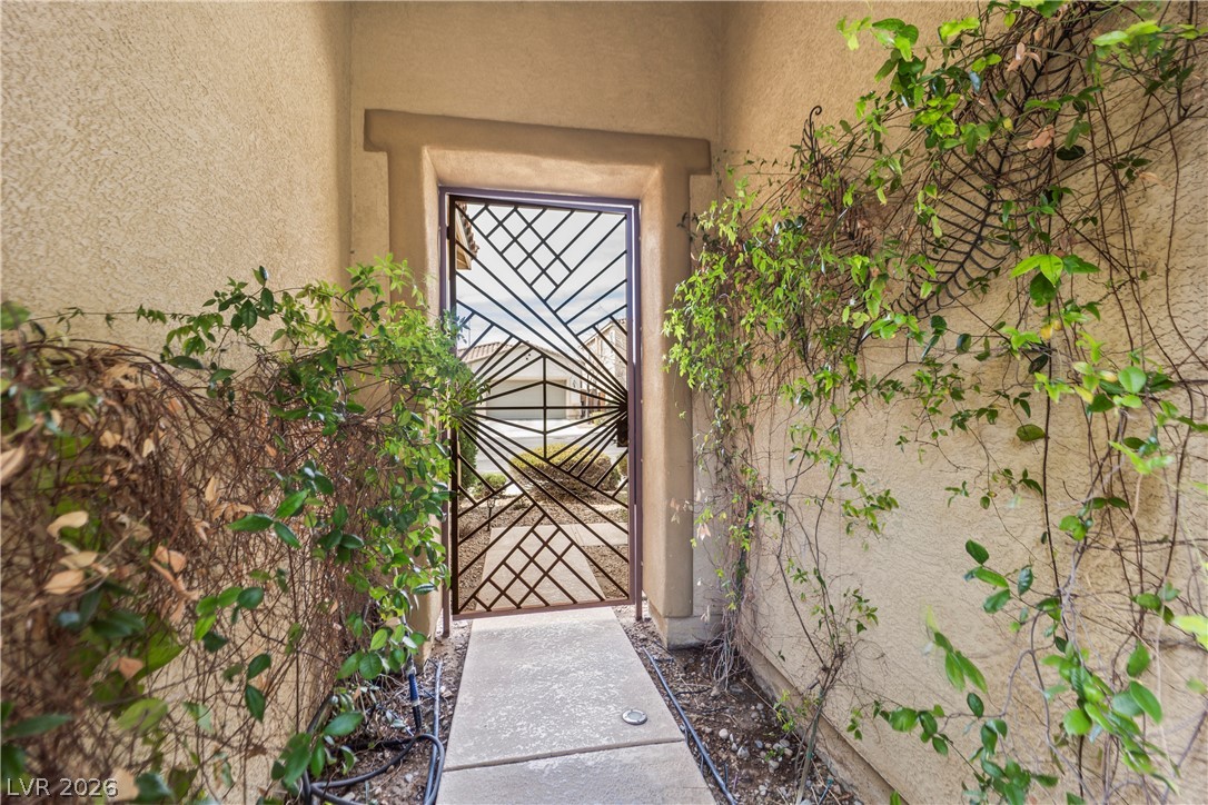 6864 Desert Island Street Las Vegas NV 89149