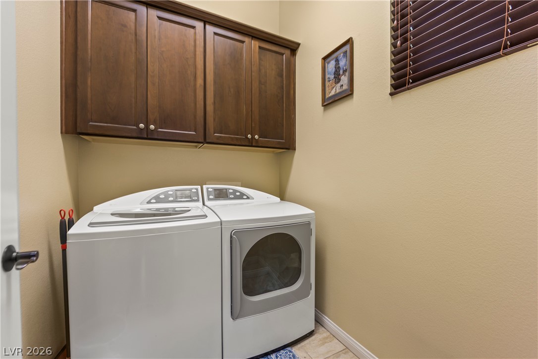 6864 Desert Island Street Las Vegas NV 89149