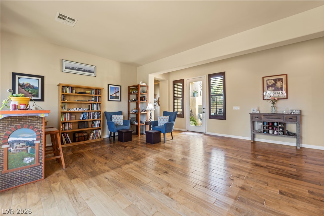 6864 Desert Island Street Las Vegas NV 89149