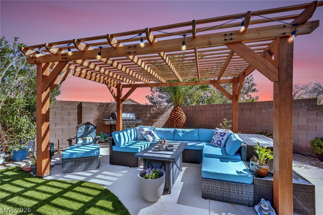 6864 Desert Island Street Las Vegas NV 89149