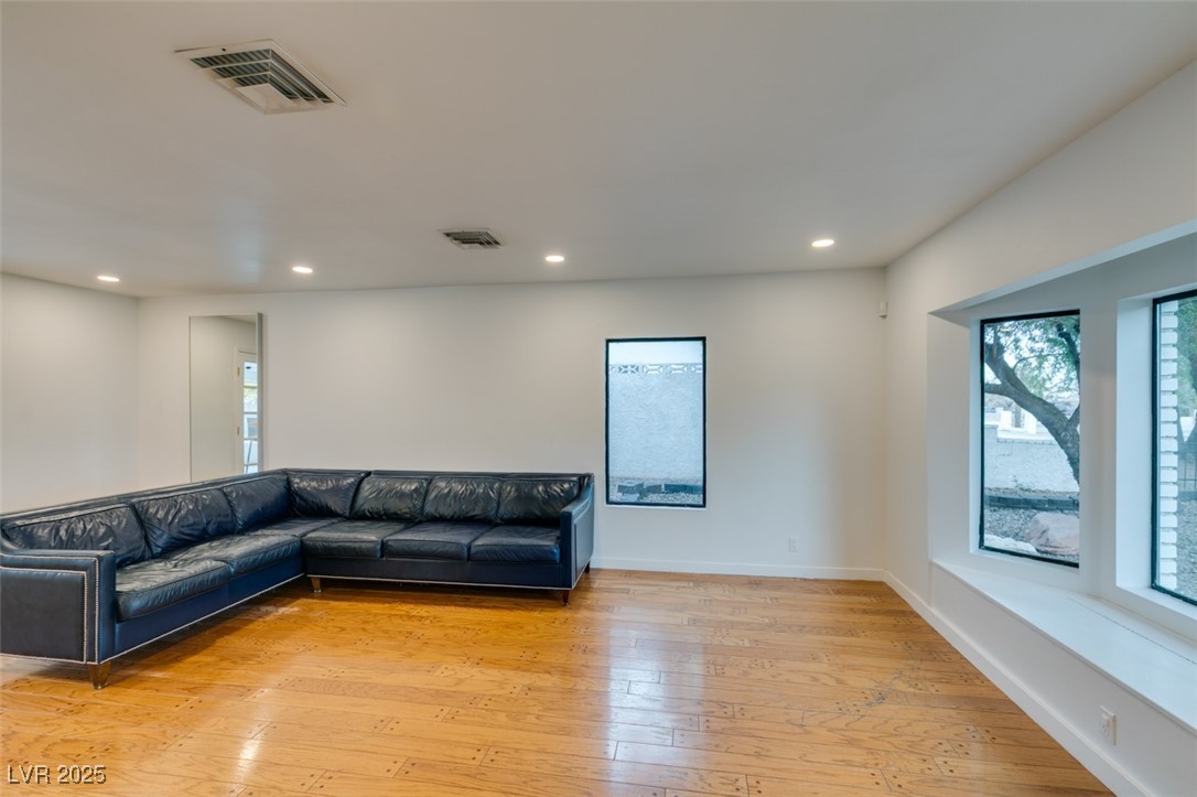 2875 Rosanna Street Las Vegas NV 89117