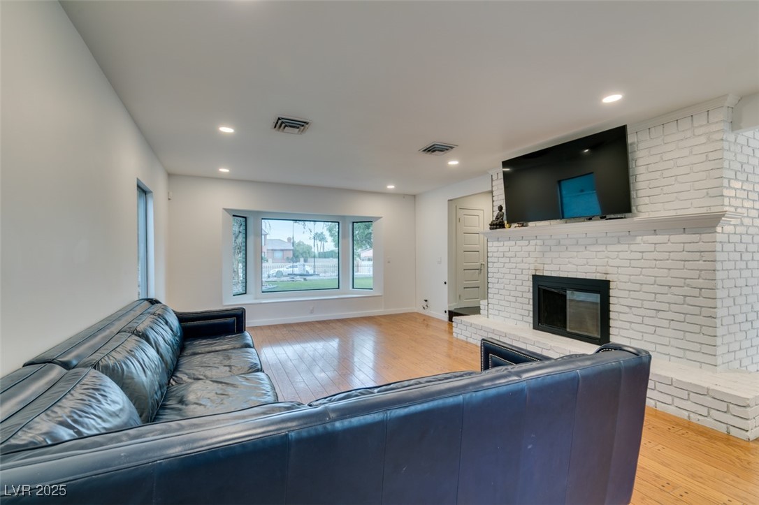 2875 Rosanna Street Las Vegas NV 89117
