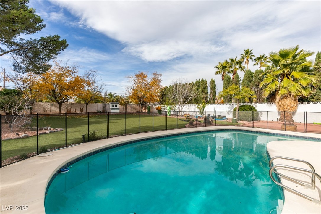 2875 Rosanna Street Las Vegas NV 89117