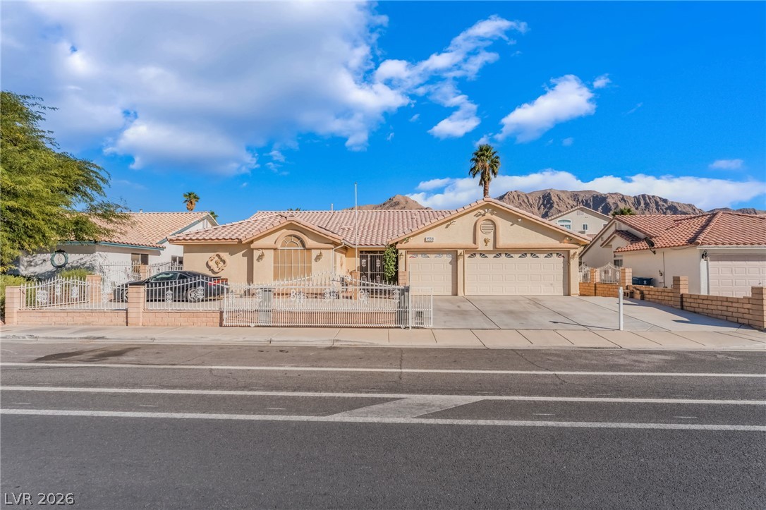 1554 Mount Hood Street Las Vegas NV 89110