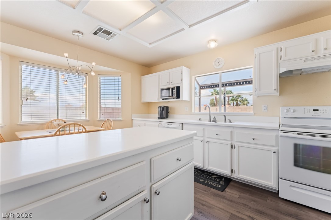 2243 Welsey Manor Drive Las Vegas NV 89156