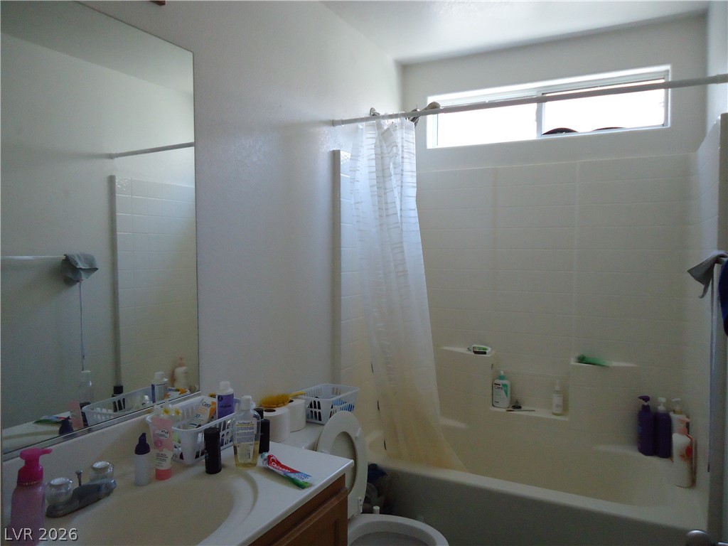 5628 Dawn Falls Street Las Vegas NV 89148