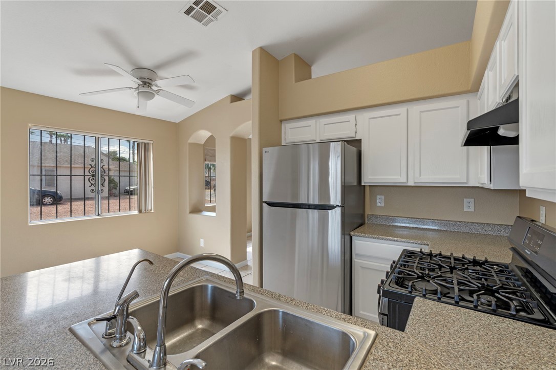 2045 Garnet Gable Avenue Las Vegas NV 89106
