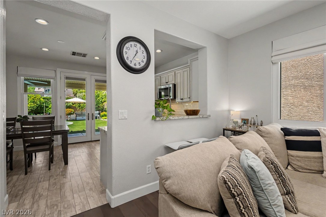 3237 Ridgecliff Street Las Vegas NV 89129