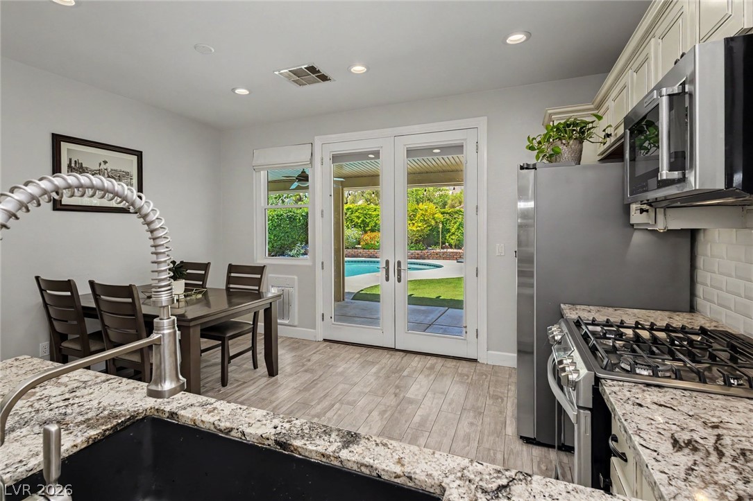 3237 Ridgecliff Street Las Vegas NV 89129