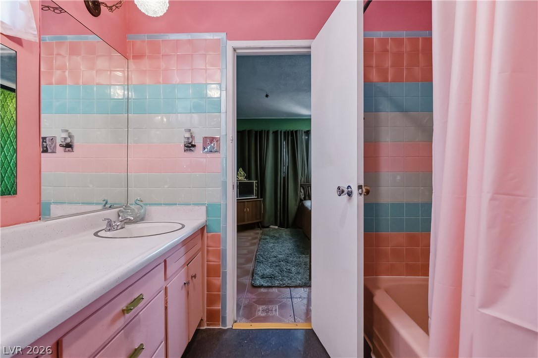 3232 Pawnee Drive Las Vegas NV 89169