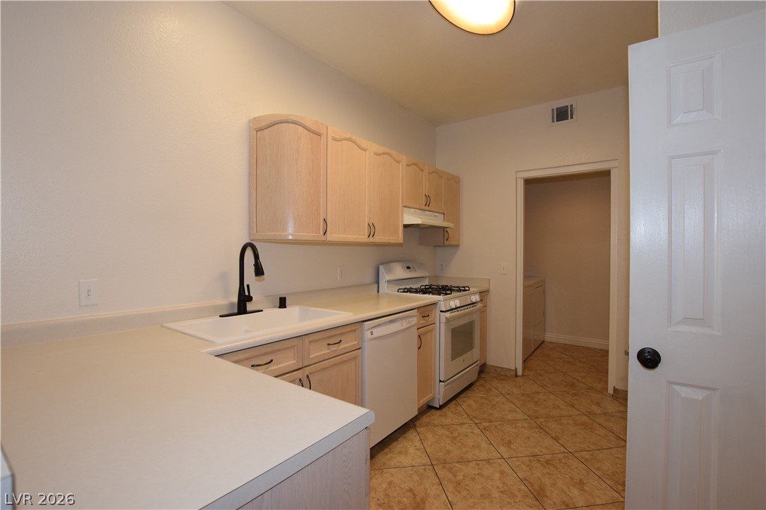 2624 Twin Pines Avenue Henderson NV 89074