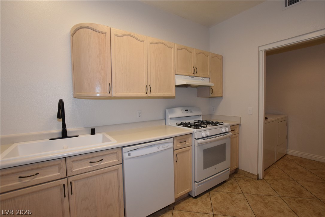 2624 Twin Pines Avenue Henderson NV 89074