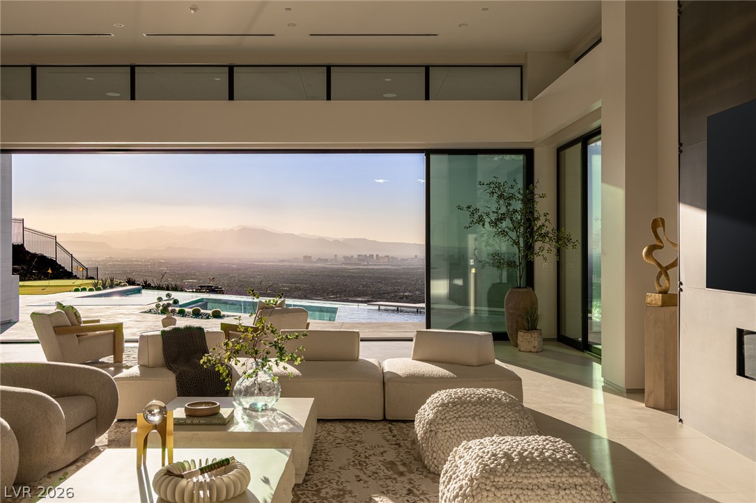 563 Grand Rim Drive Henderson NV 89012