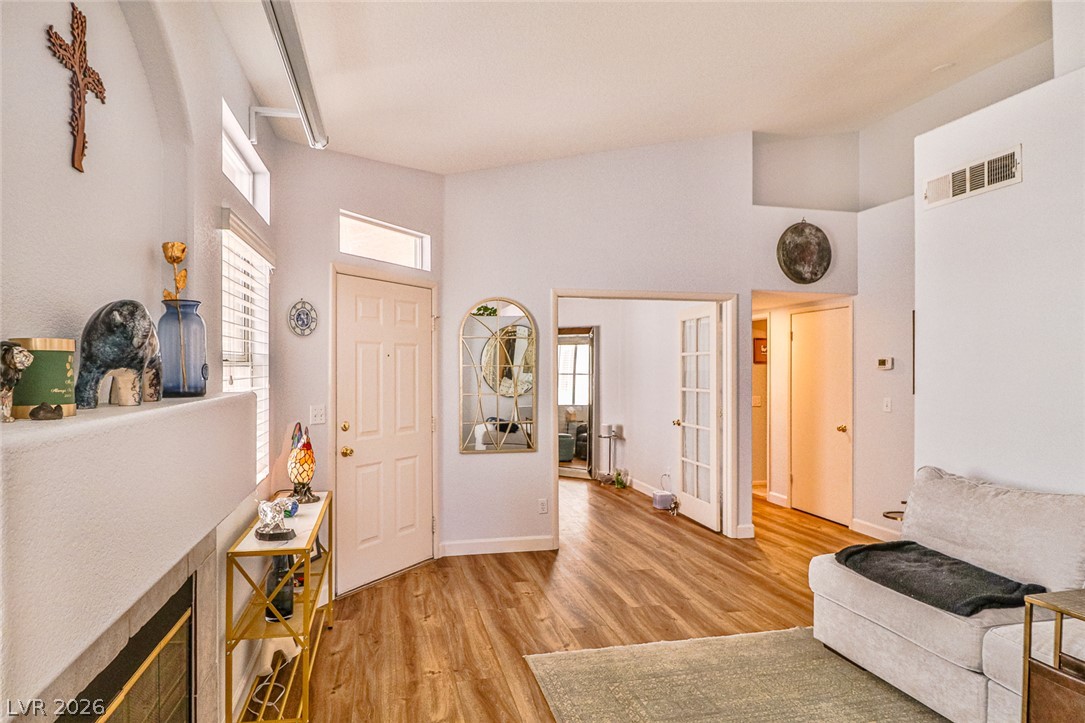 5334 Runningbrook Road Las Vegas NV 89120