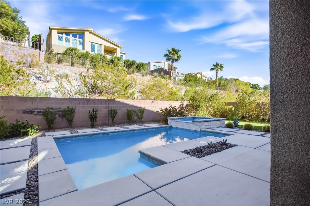 8 Vista Outlook Street Henderson NV 89011