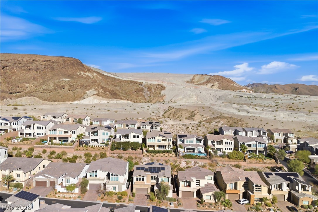 8 Vista Outlook Street Henderson NV 89011