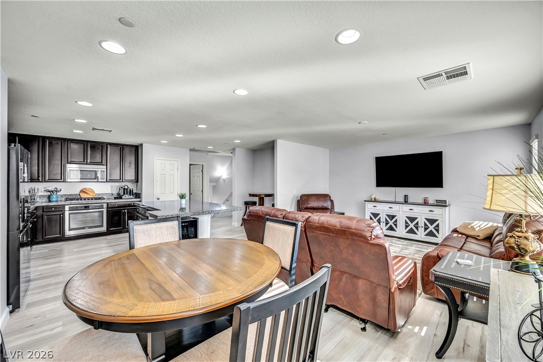 1525 Spiced Wine Avenue 24104 Henderson NV 89074