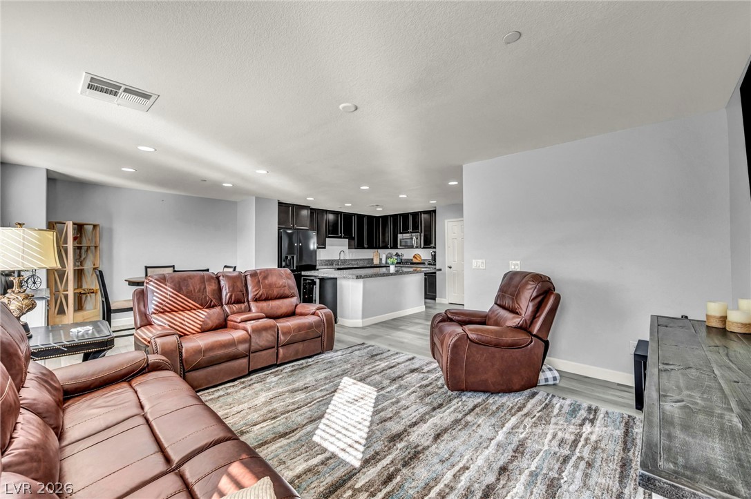 1525 Spiced Wine Avenue 24104 Henderson NV 89074