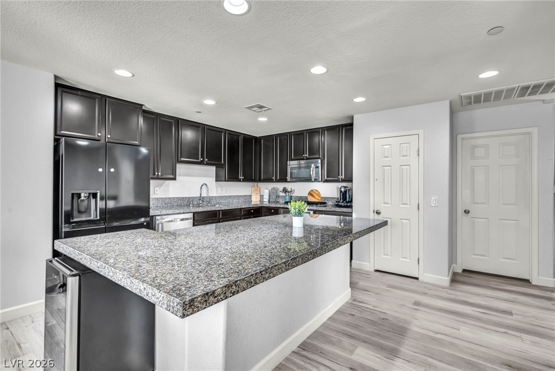 1525 Spiced Wine Avenue 24104 Henderson NV 89074