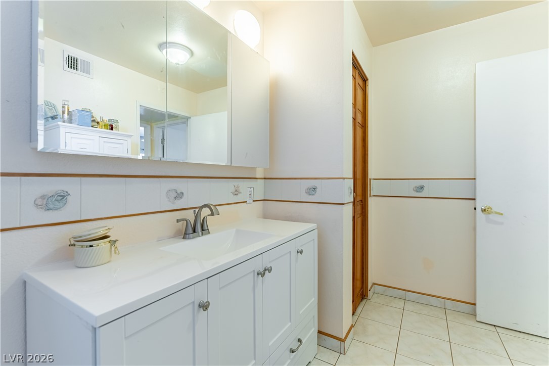 312 Redstone Street Las Vegas NV 89145