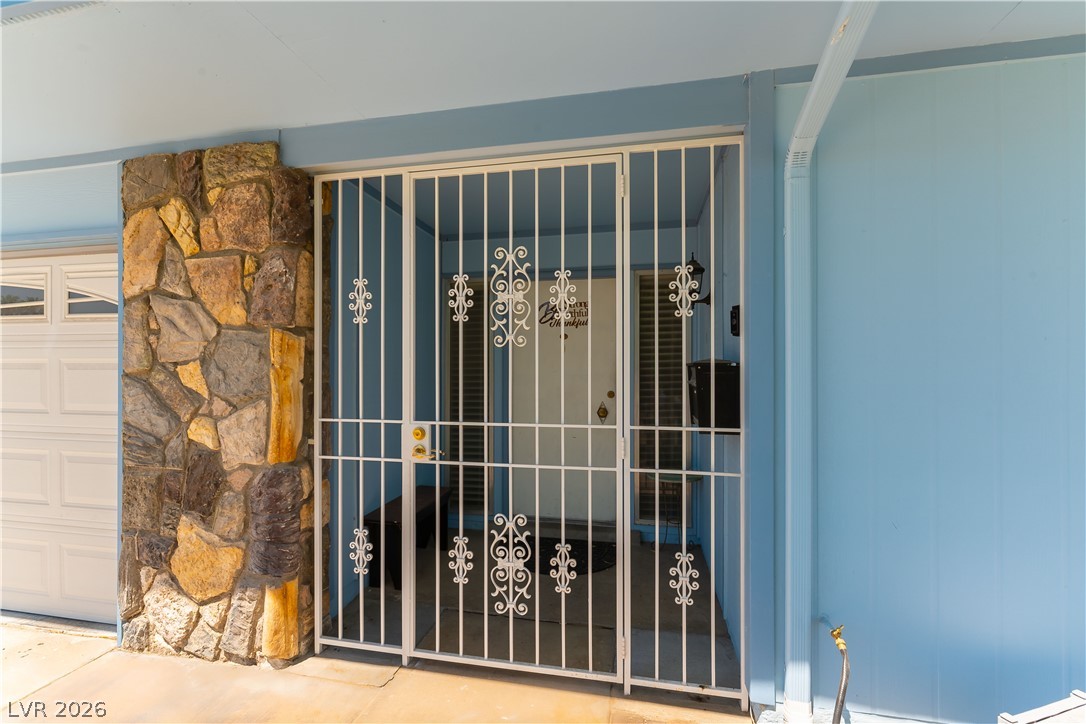 312 Redstone Street Las Vegas NV 89145