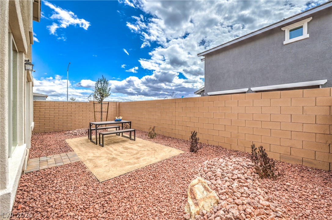 1204 Sun Parakeet Drive Henderson NV 89011