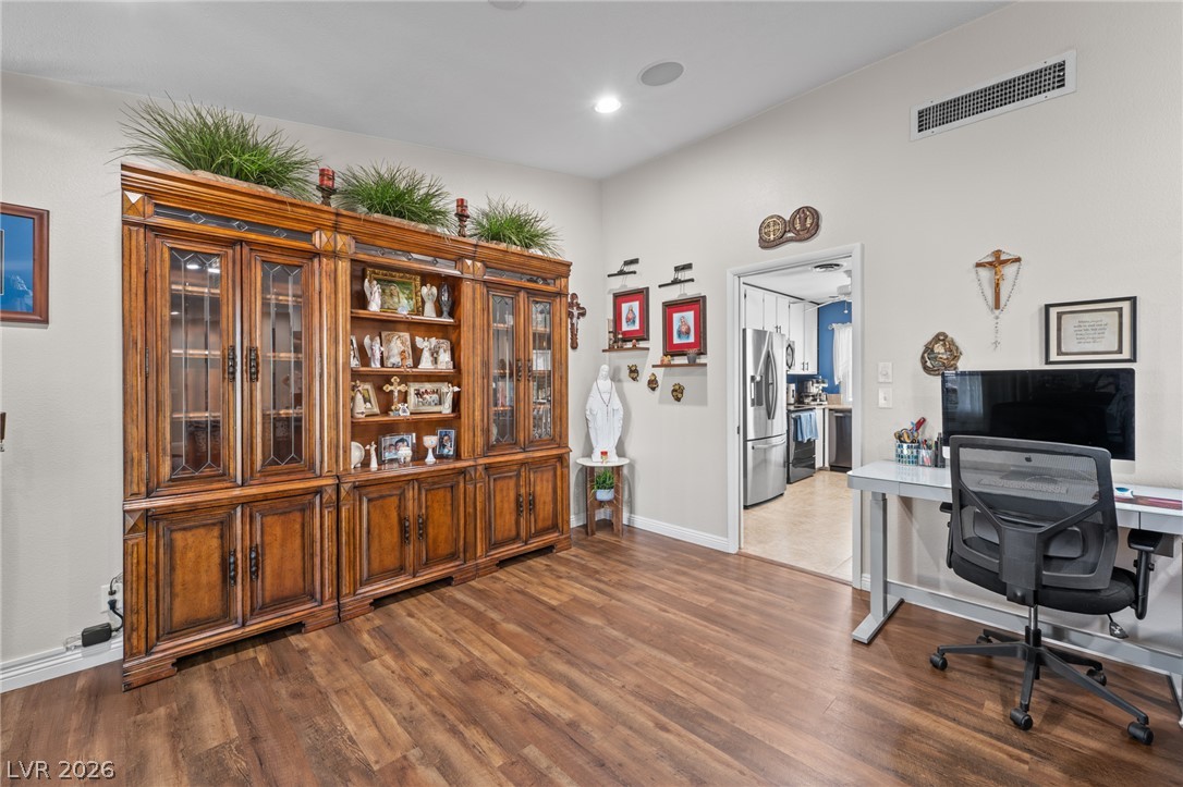 1909 Stonehaven Circle Las Vegas NV 89108