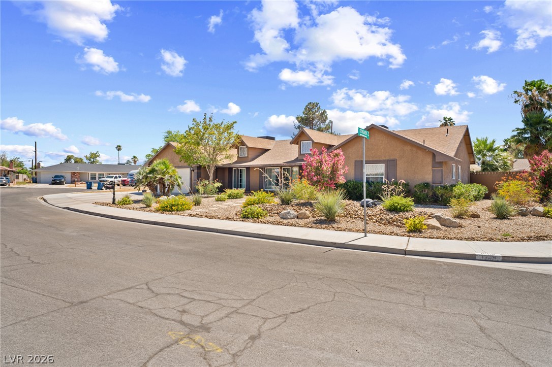 1909 Stonehaven Circle Las Vegas NV 89108