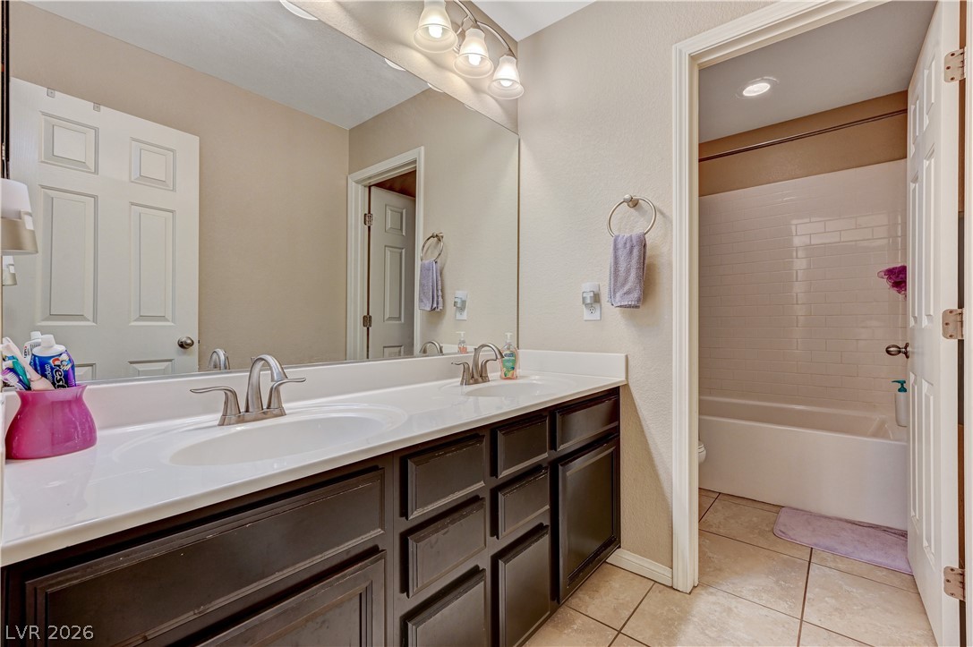 8026 Ponderosa Hill Street Las Vegas NV 89113