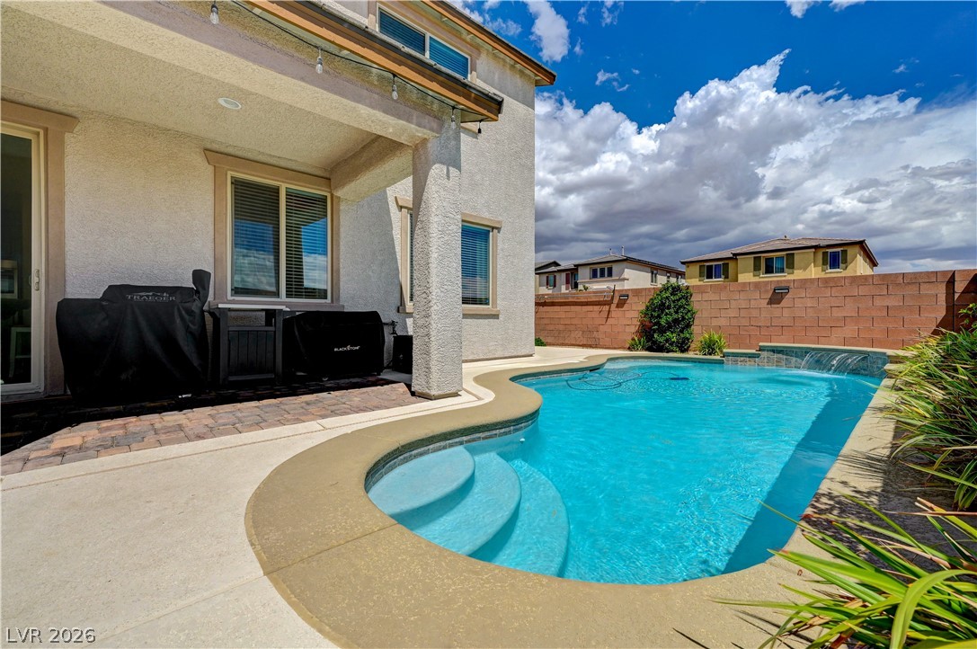 8026 Ponderosa Hill Street Las Vegas NV 89113