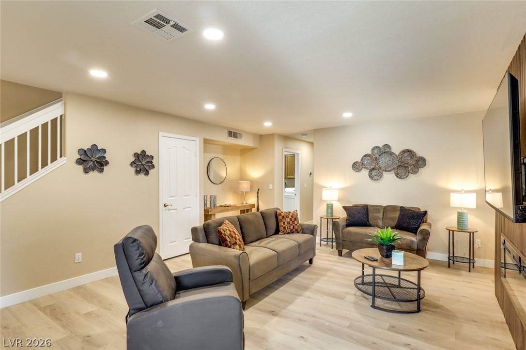 1045 Thornfield Lane Las Vegas NV 89123