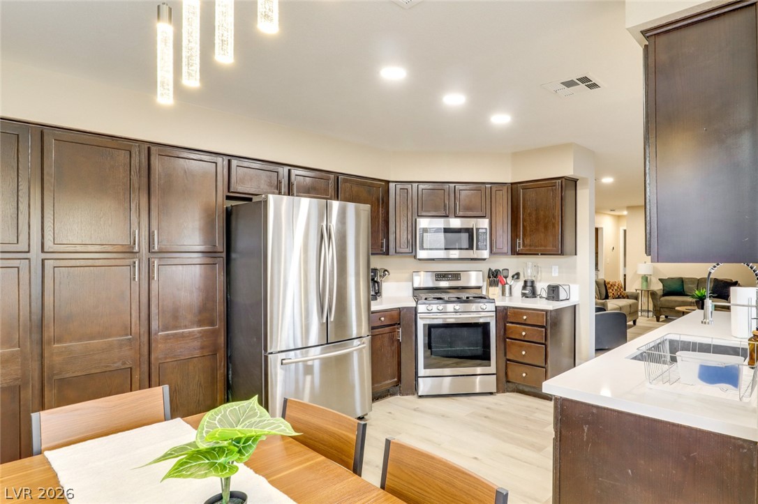 1045 Thornfield Lane Las Vegas NV 89123