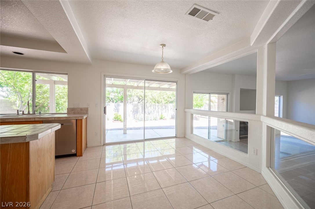 8512 Copper Ridge Avenue Las Vegas NV 89129