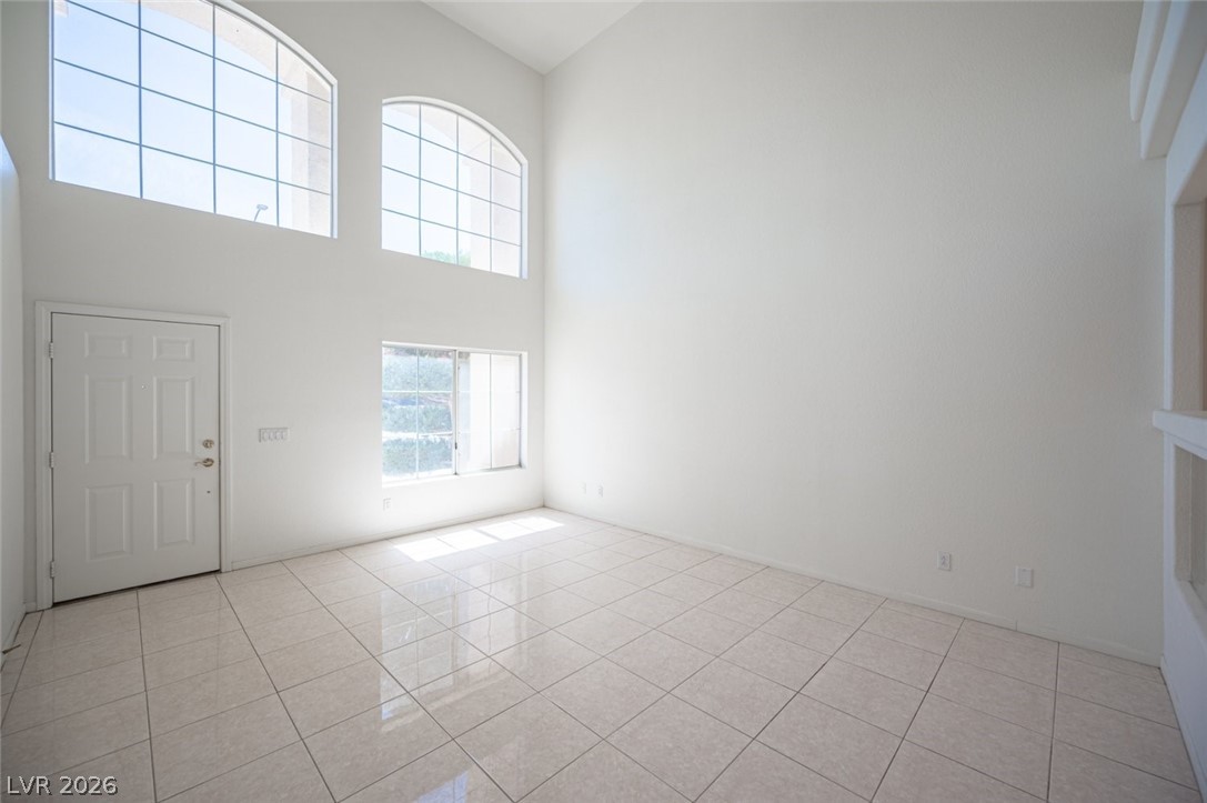 8512 Copper Ridge Avenue Las Vegas NV 89129