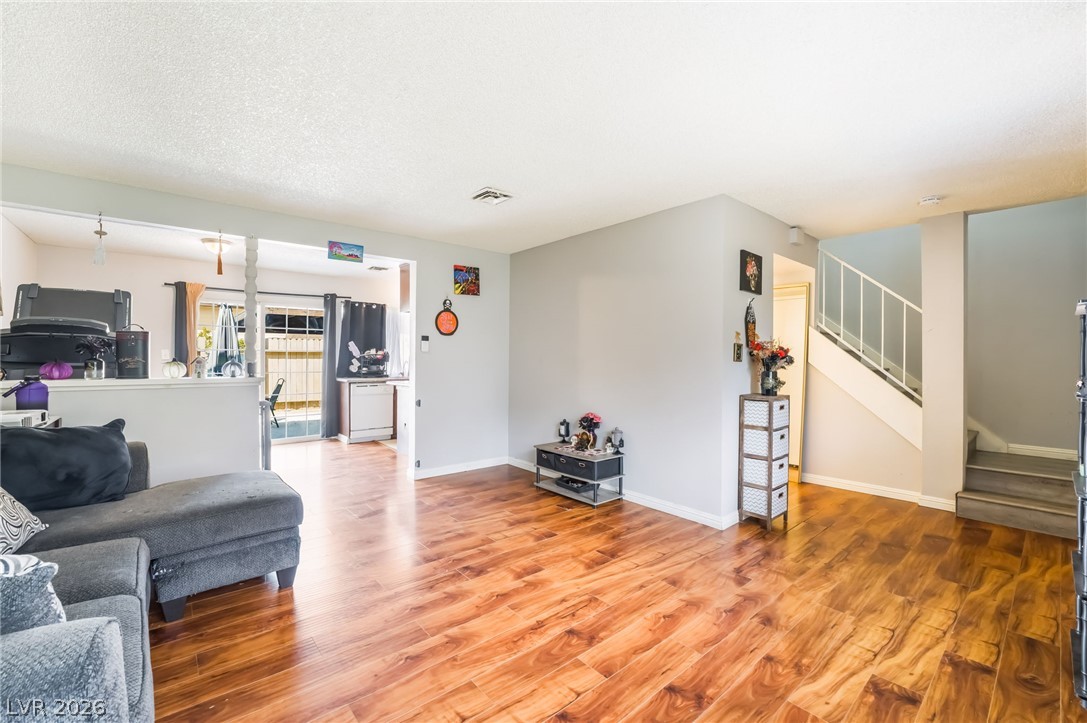 6135 Meadowgrass Lane Las Vegas NV 89103