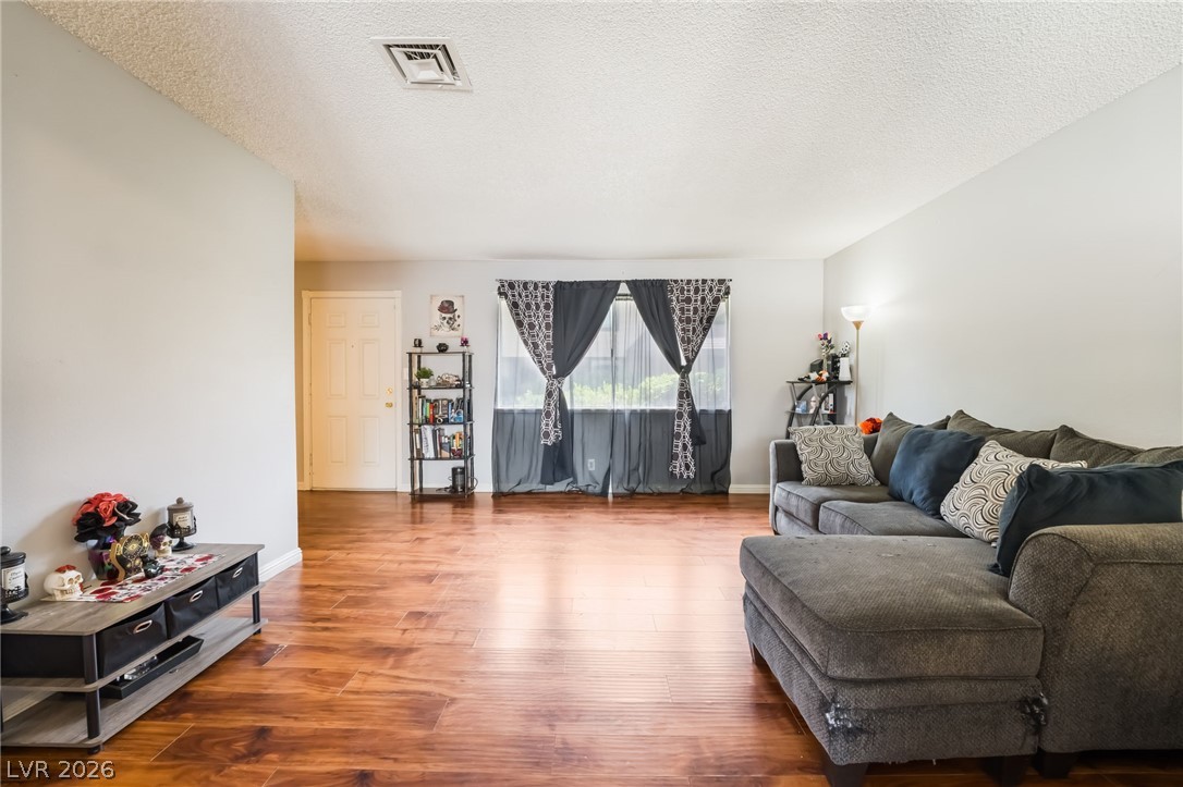 6135 Meadowgrass Lane Las Vegas NV 89103