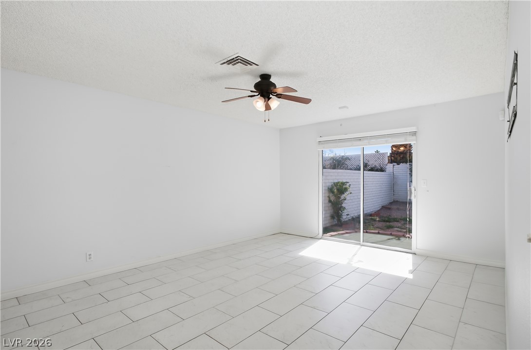 3009 Plaza De Rosa Las Vegas NV 89102