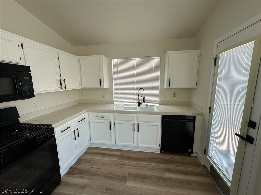 1833 Cedar Bluffs Way Las Vegas NV 89128