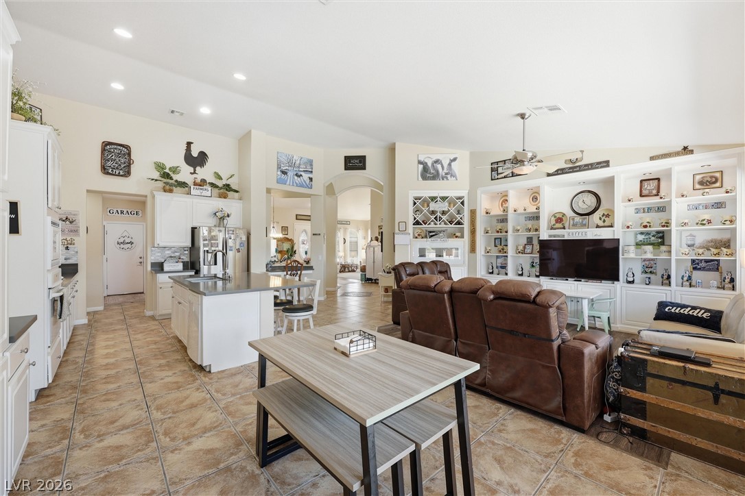 4937 Wayfaring Tree Avenue Las Vegas NV 89131