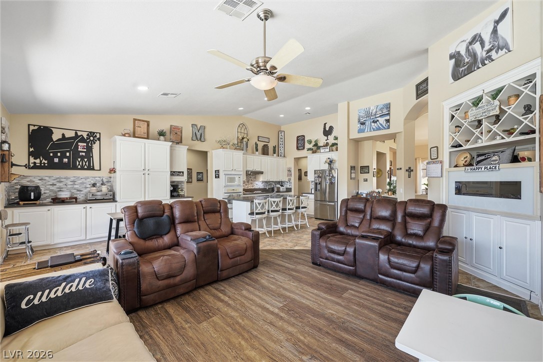4937 Wayfaring Tree Avenue Las Vegas NV 89131