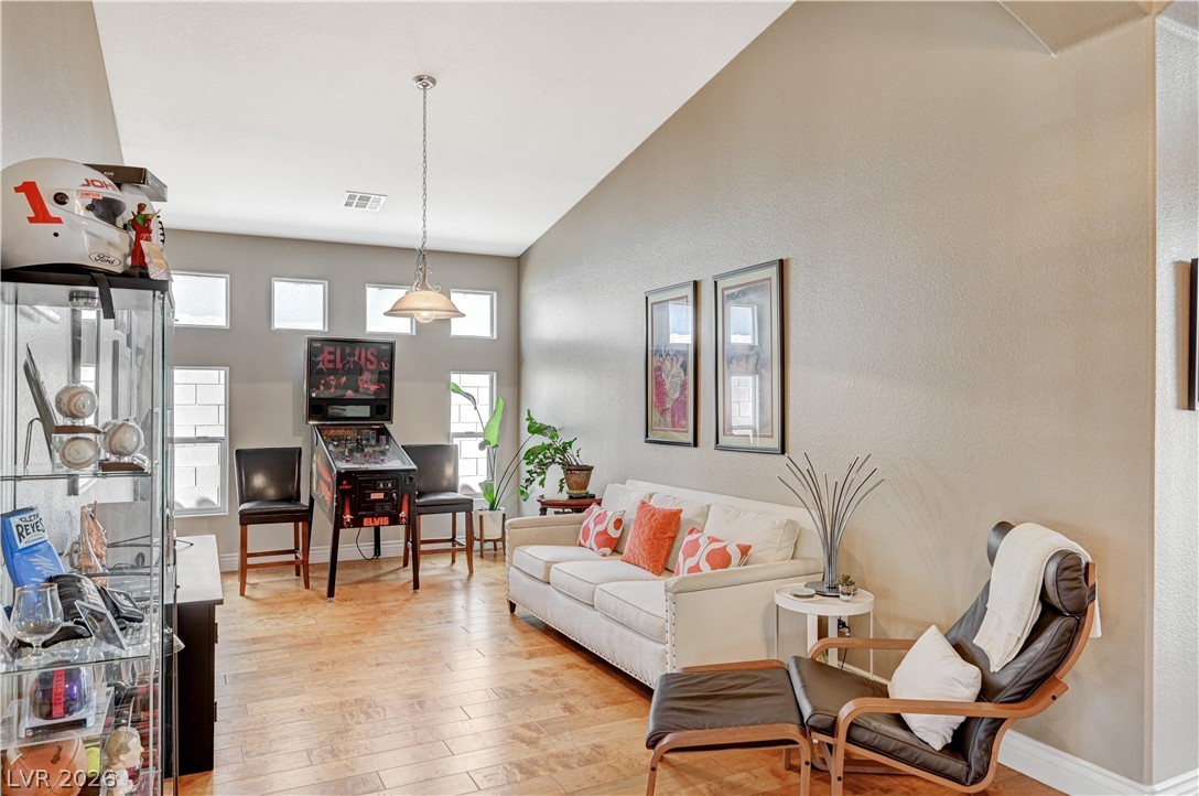 5669 Victoria Regina Avenue Las Vegas NV 89139