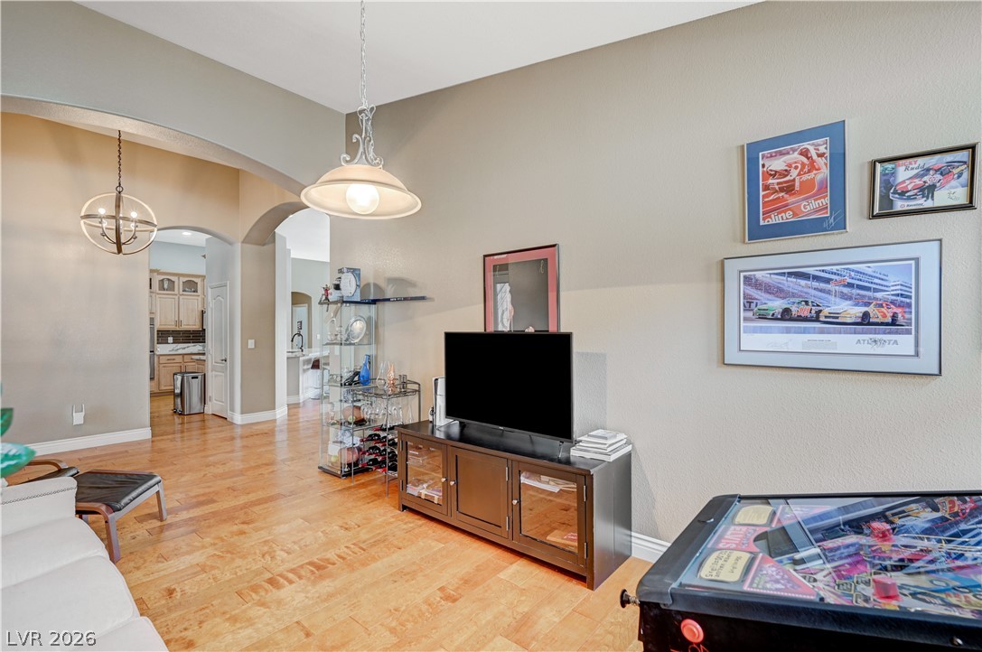 5669 Victoria Regina Avenue Las Vegas NV 89139