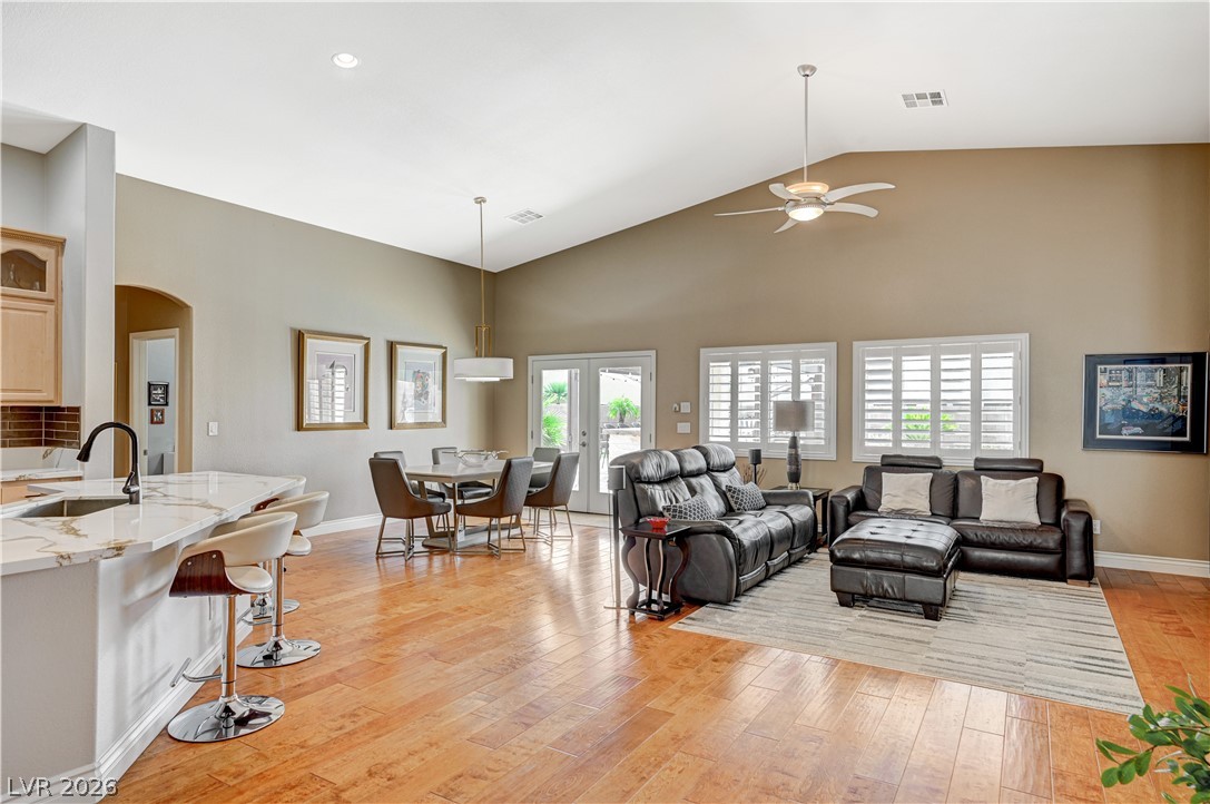 5669 Victoria Regina Avenue Las Vegas NV 89139