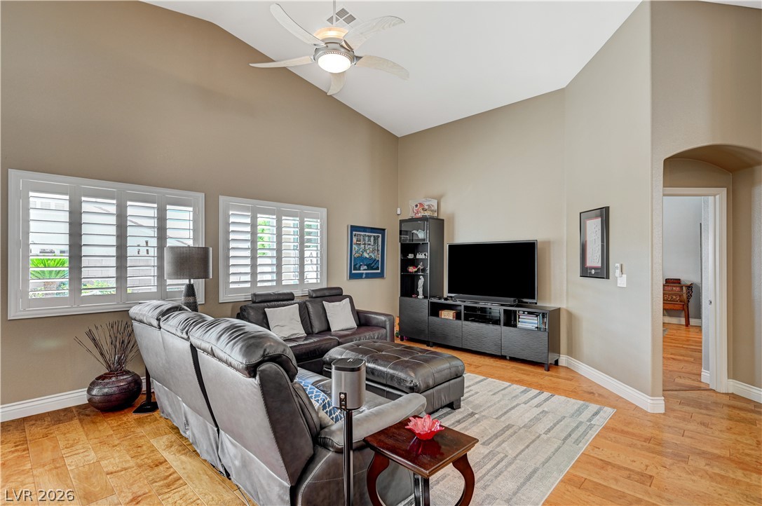 5669 Victoria Regina Avenue Las Vegas NV 89139